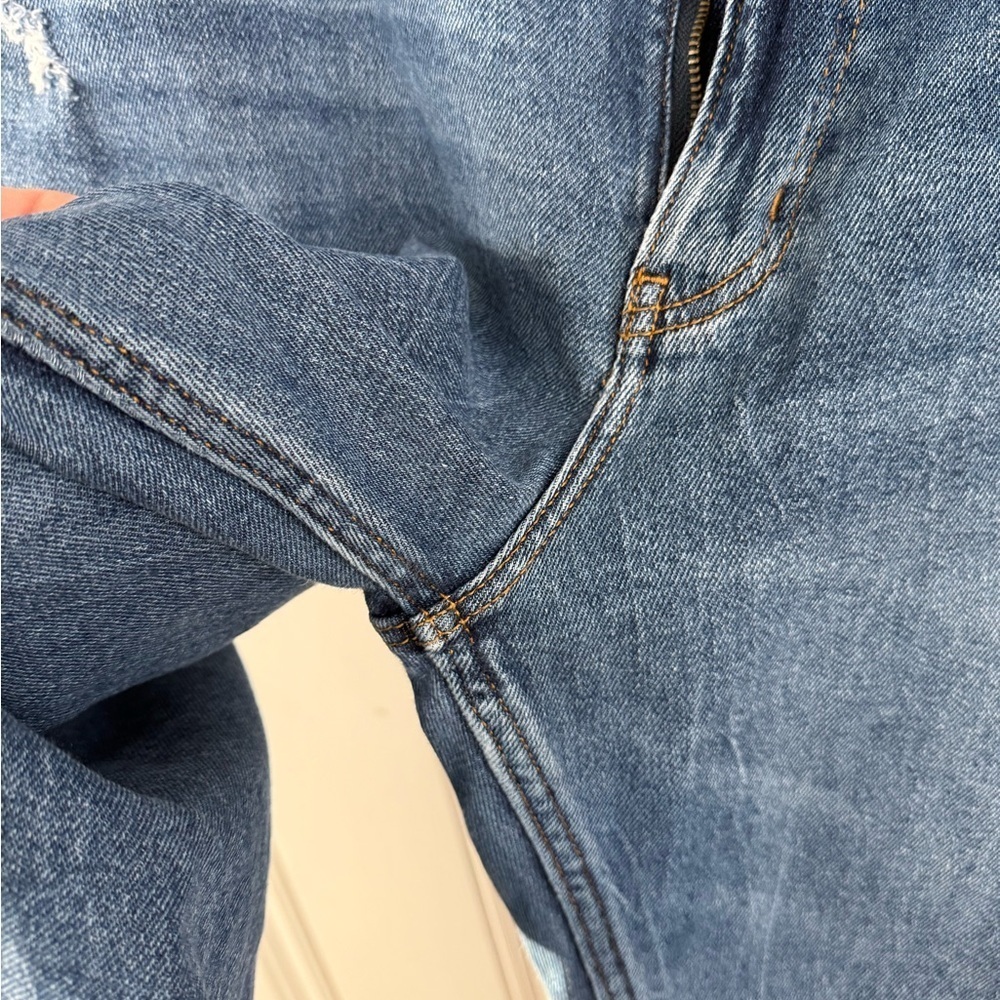 Abercrombie & Fitch  Ripped Blue mom jeans - Picture 5 of 6